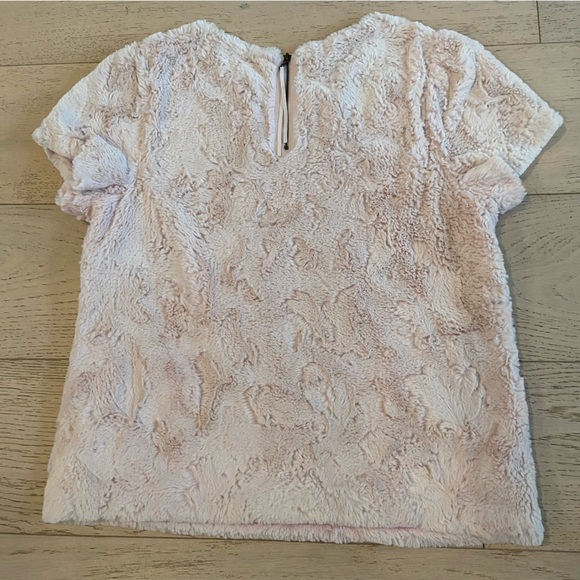 ANTHROPOLOGIE Faux Fur Top Medium Light Pink Soft Textured EUC - Picture 4 of 9